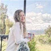 Profesora de inglés con experiencia en el manejo del idioma con niños, jóvenes y adultos